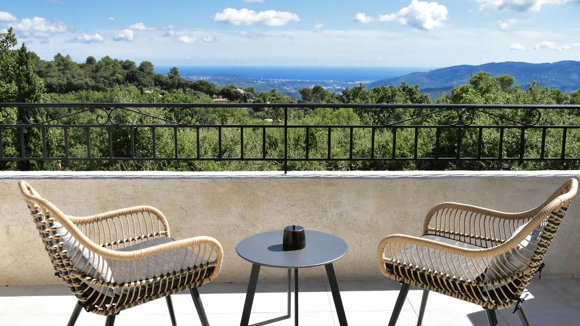 Les Hauts De La Riviera Cabris France